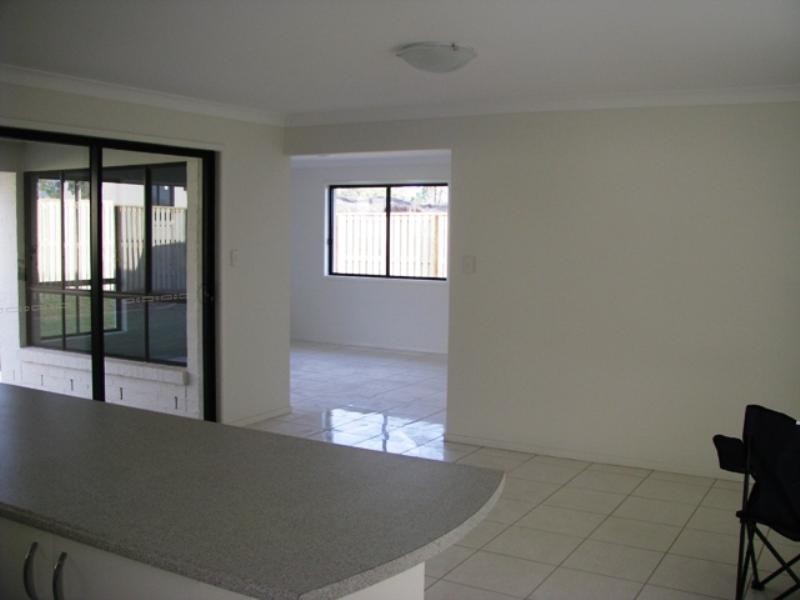 28 Eric Drive, Blackstone QLD 4304