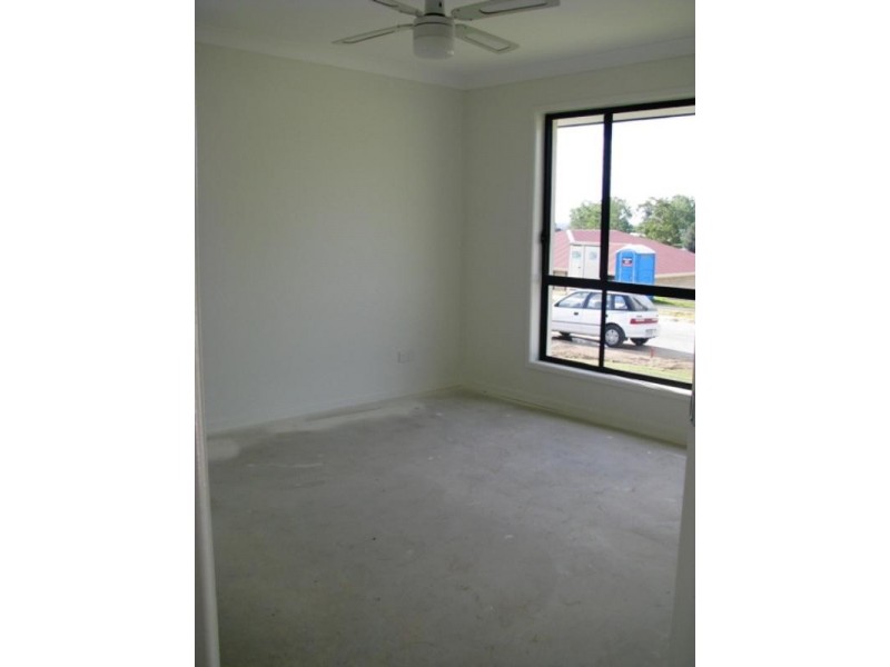 28 Eric Drive, Blackstone QLD 4304