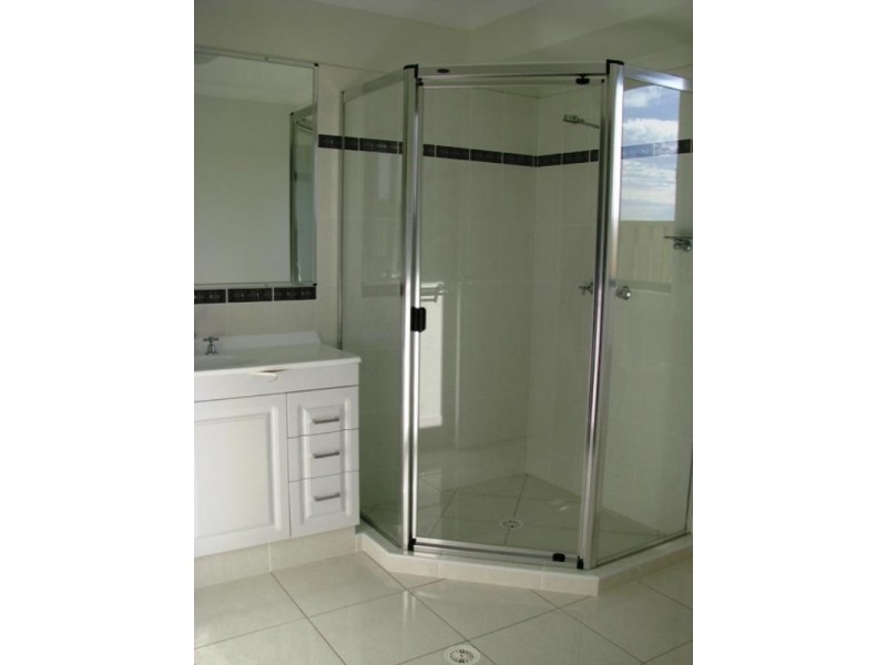 28 Eric Drive, Blackstone QLD 4304