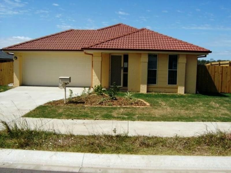 11 Nicole, Yamanto QLD 4305