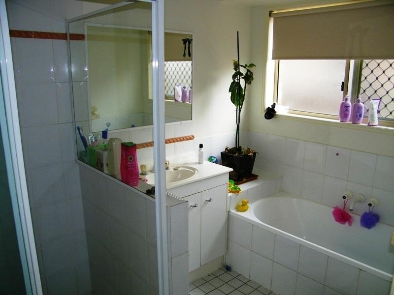 16 Kentia Court, Flinders View QLD 4305