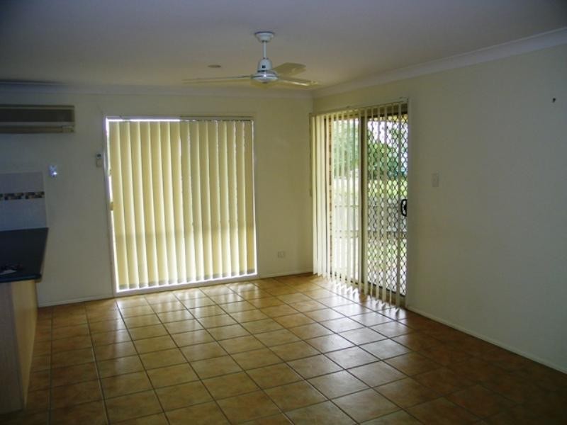 6 Drayton Place, Yamanto QLD 4305