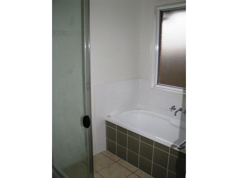 98 Anna Drive, Raceview QLD 4305
