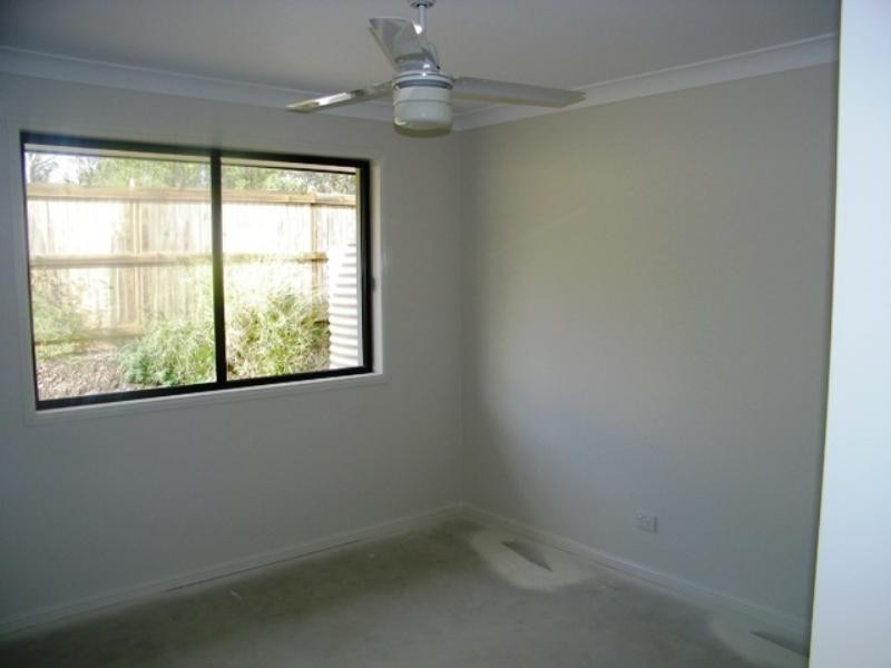 6 Eric Drive, Blackstone QLD 4304