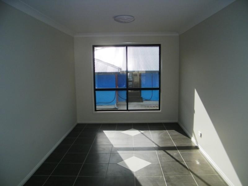 6 Eric Drive, Blackstone QLD 4304