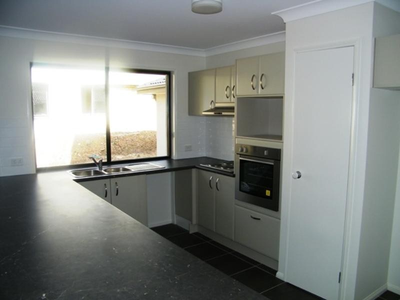 6 Eric Drive, Blackstone QLD 4304