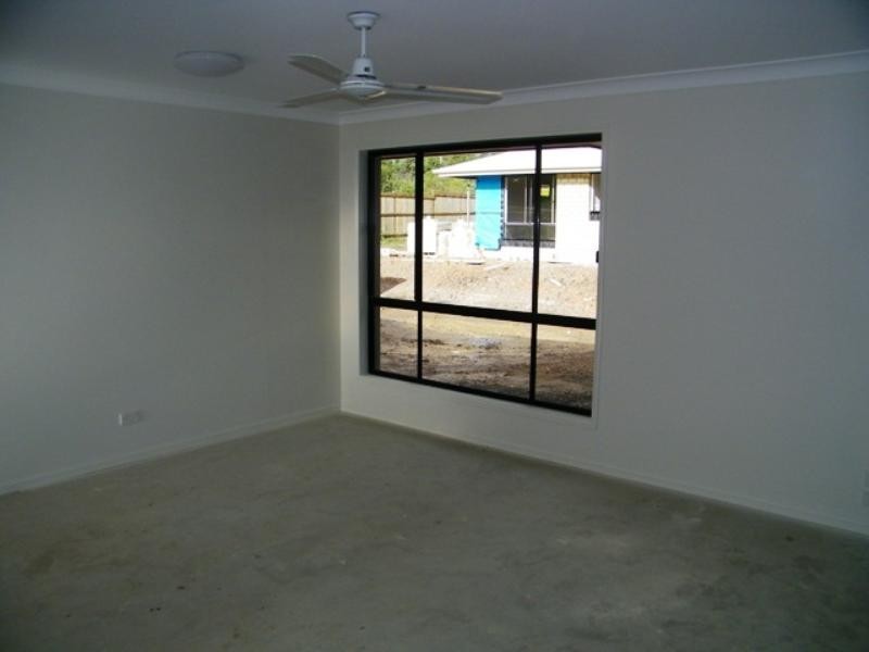 6 Eric Drive, Blackstone QLD 4304