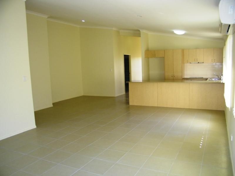 60 Dornoch Crescent, Raceview QLD 4305