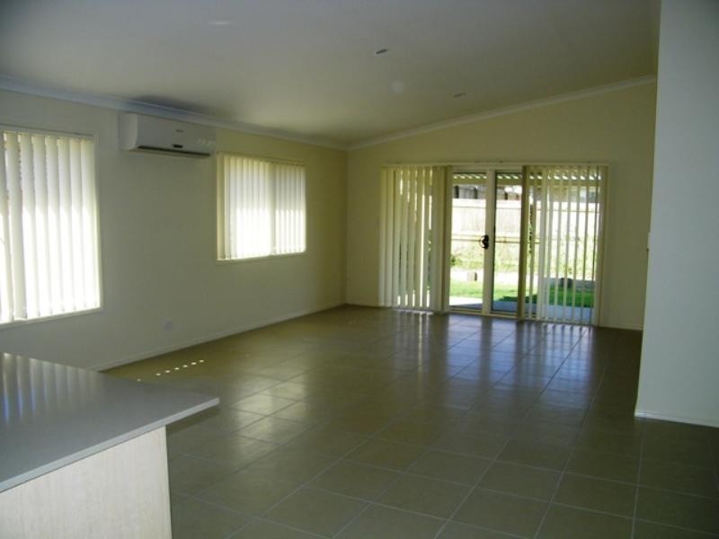 60 Dornoch Crescent, Raceview QLD 4305