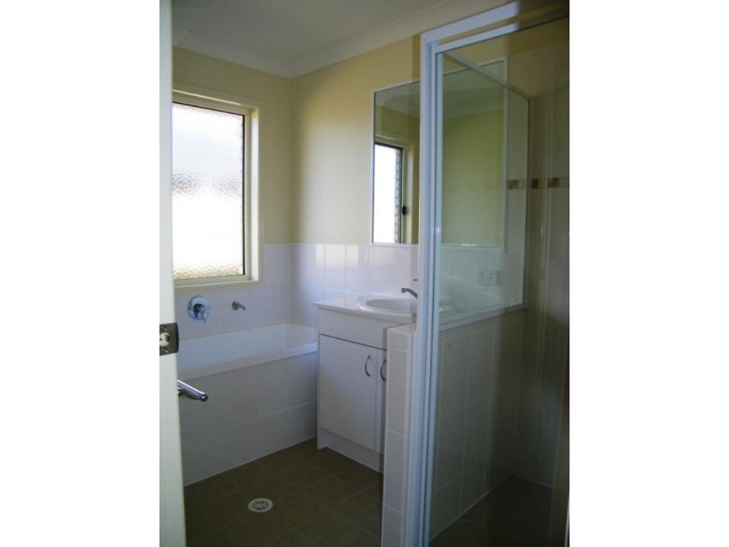 60 Dornoch Crescent, Raceview QLD 4305