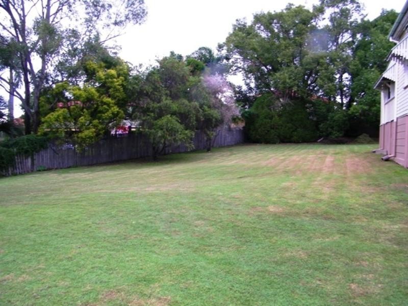 2 Cuffes Lane, North Ipswich QLD 4305