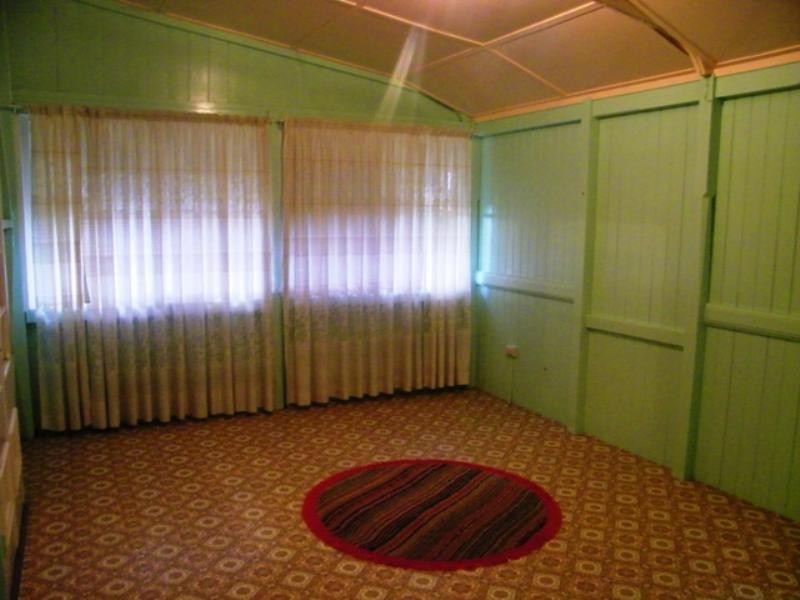 2 Cuffes Lane, North Ipswich QLD 4305