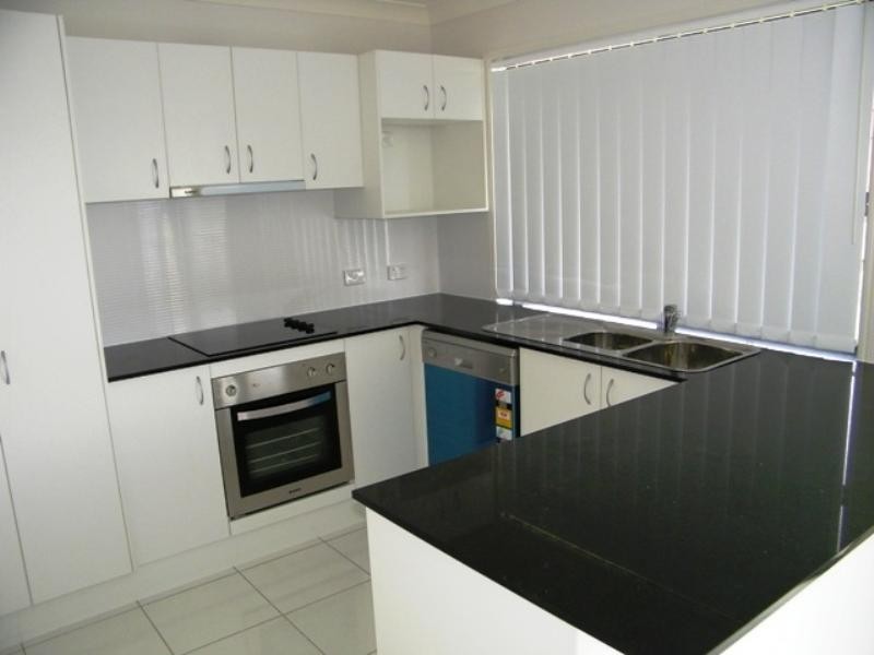 17 (lot 214) Pencarrow Crescent, Raceview QLD 4305