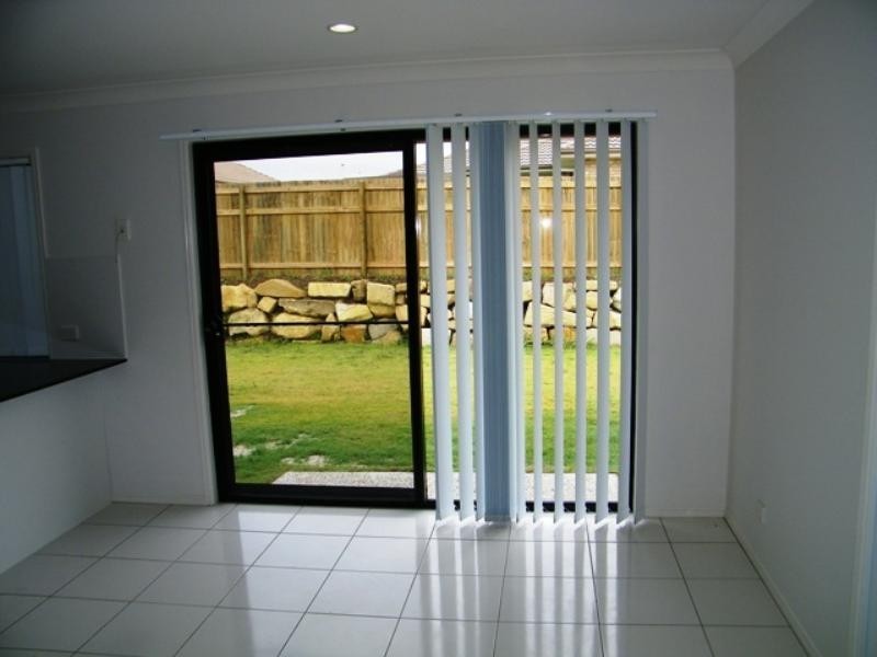 17 (lot 214) Pencarrow Crescent, Raceview QLD 4305