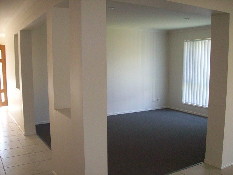 7 Jene Close, Flinders View QLD 4305