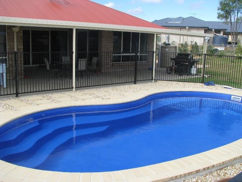 20 Ivory Close, Peak Crossing QLD 4306