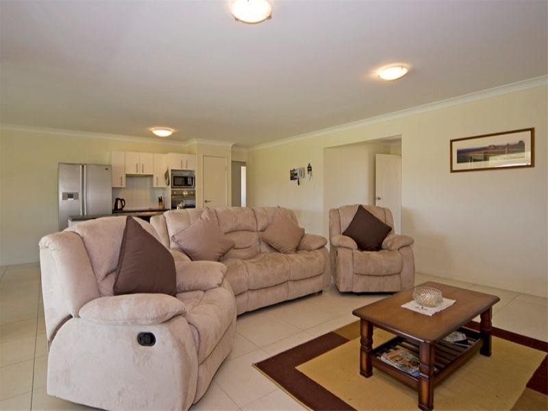 20 Ivory Close, Peak Crossing QLD 4306