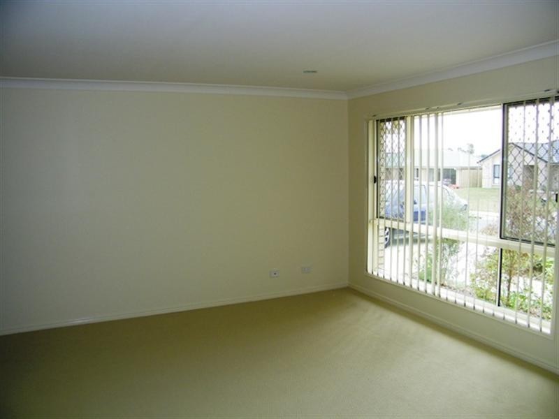 52 Dornoch Crescent, Raceview QLD 4305