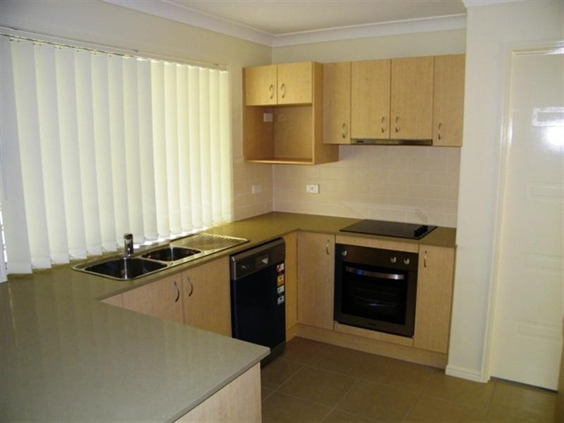 52 Dornoch Crescent, Raceview QLD 4305