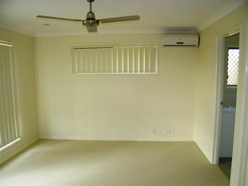 52 Dornoch Crescent, Raceview QLD 4305