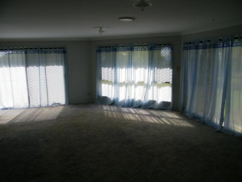 13-15 Wellington Rise, Willowbank QLD 4306