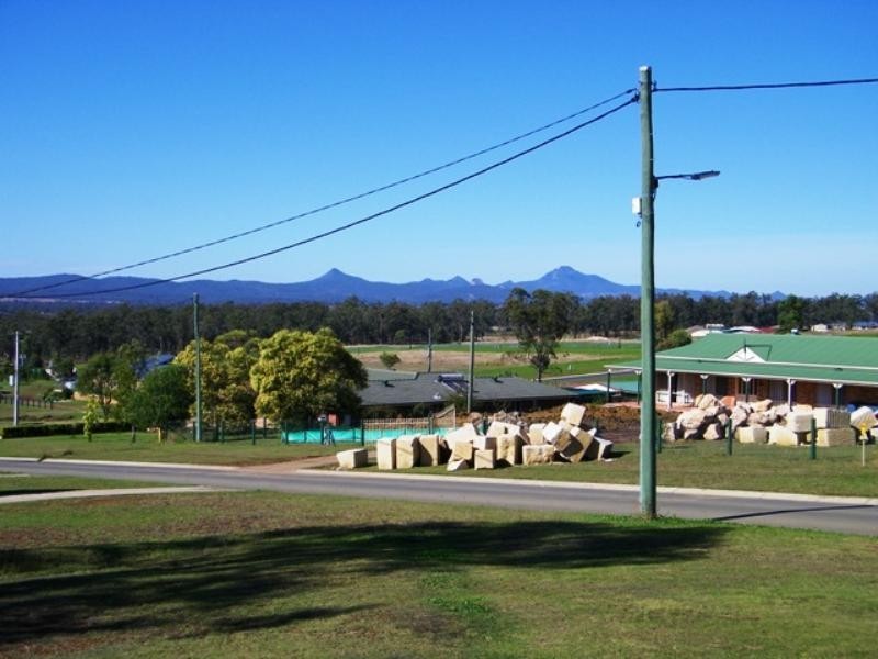 13-15 Wellington Rise, Willowbank QLD 4306