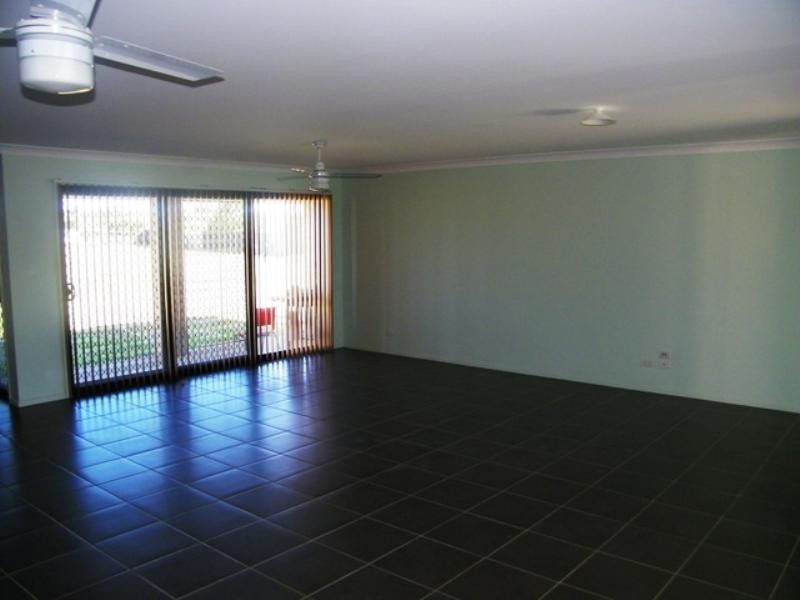 10 Ivory Close, Peak Crossing QLD 4306