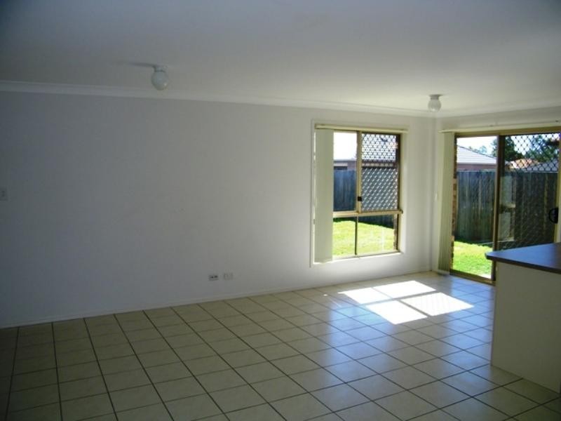 102 Anna Drive, Raceview QLD 4305