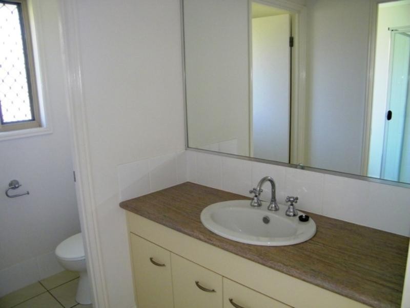 102 Anna Drive, Raceview QLD 4305