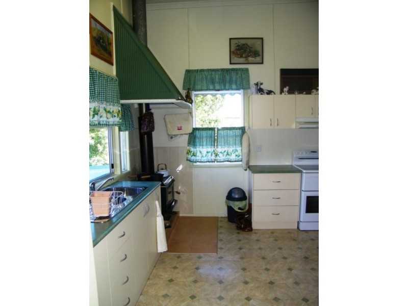 37 McGregor Street, Harrisville QLD 4307