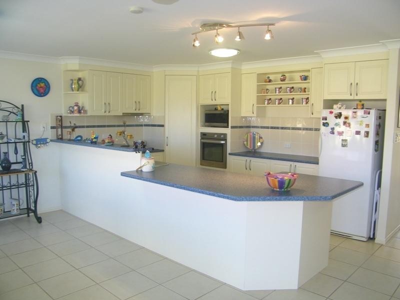 38 Lakeview Drive, Deebing Heights QLD 4306