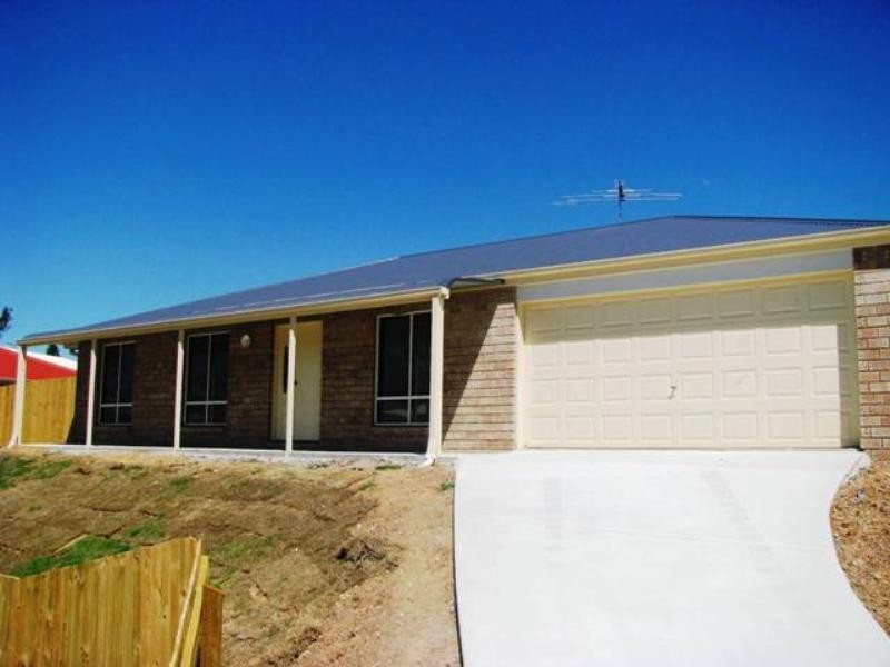 89 High Street, Blackstone QLD 4304
