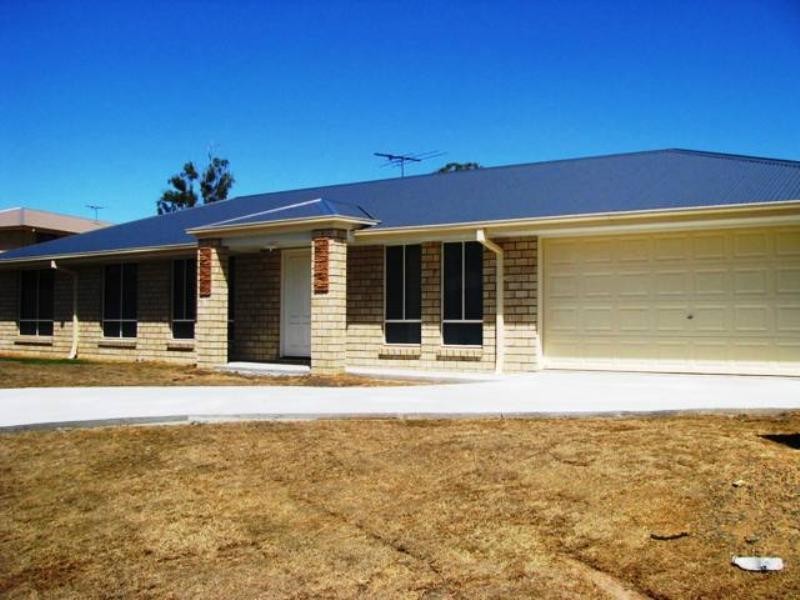 9 Eric Drive, Blackstone QLD 4304