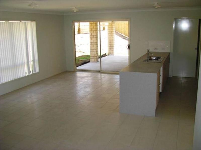 9 Eric Drive, Blackstone QLD 4304