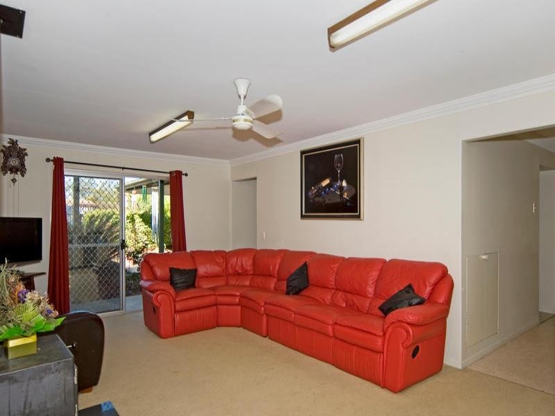 28-30 Hall Street, Yamanto QLD 4305