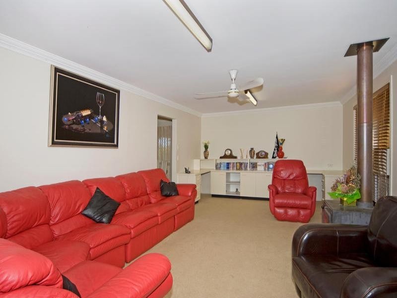 28-30 Hall Street, Yamanto QLD 4305