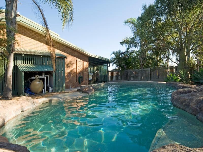 28-30 Hall Street, Yamanto QLD 4305