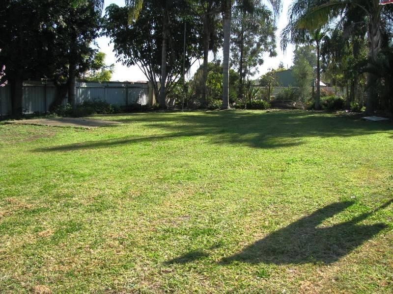 28-30 Hall Street, Yamanto QLD 4305