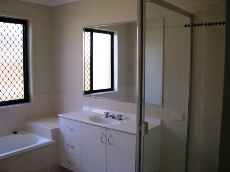 10 Bosswood Court, Yamanto QLD 4305