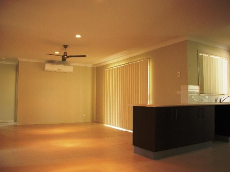 33 Eric Drive, Blackstone QLD 4304