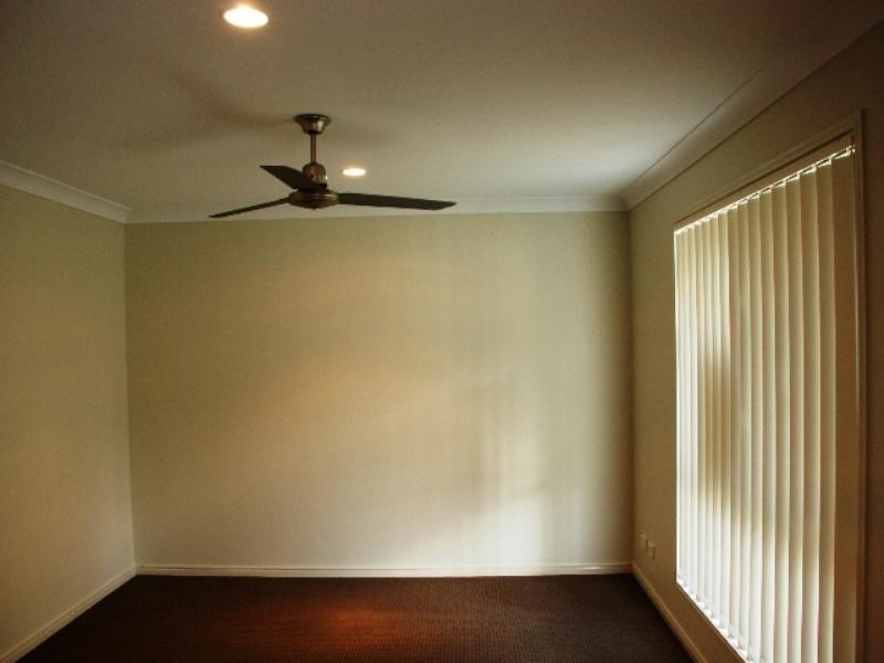 33 Eric Drive, Blackstone QLD 4304