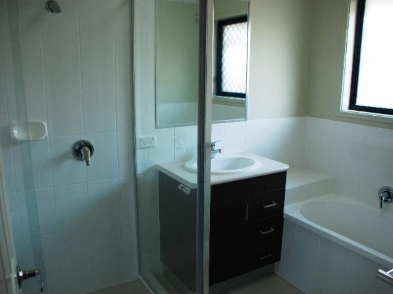 33 Eric Drive, Blackstone QLD 4304