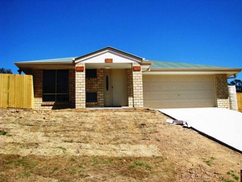 87 High Street, Blackstone QLD 4304