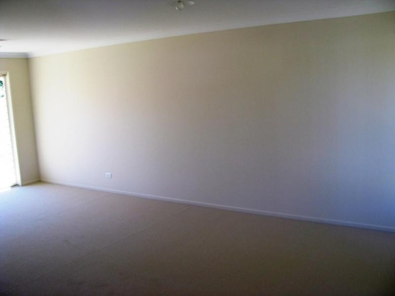 114 High Street, Blackstone QLD 4304