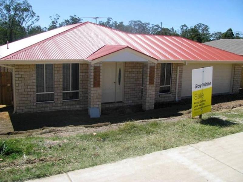 25 Eric Drive, Blackstone QLD 4304