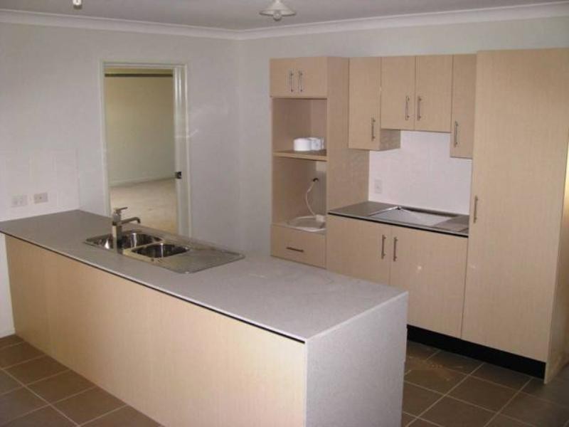 25 Eric Drive, Blackstone QLD 4304