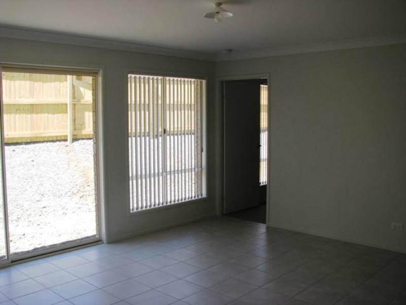 17 Figtree Court, Yamanto QLD 4305