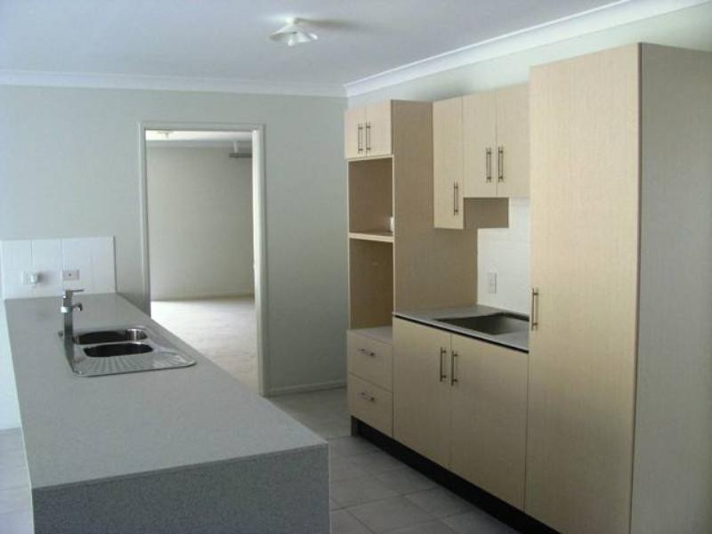 17 Figtree Court, Yamanto QLD 4305