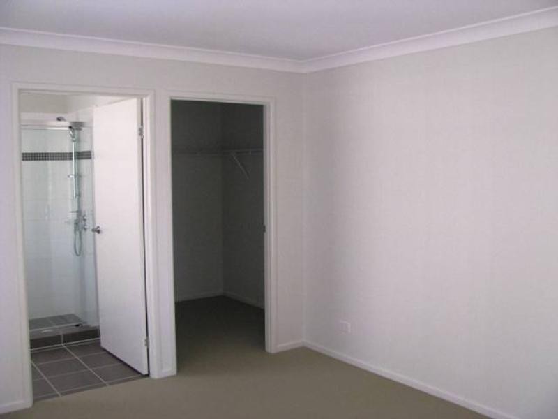 17 Figtree Court, Yamanto QLD 4305