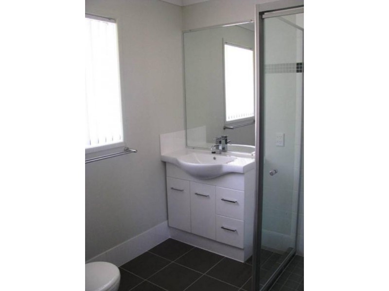 17 Figtree Court, Yamanto QLD 4305